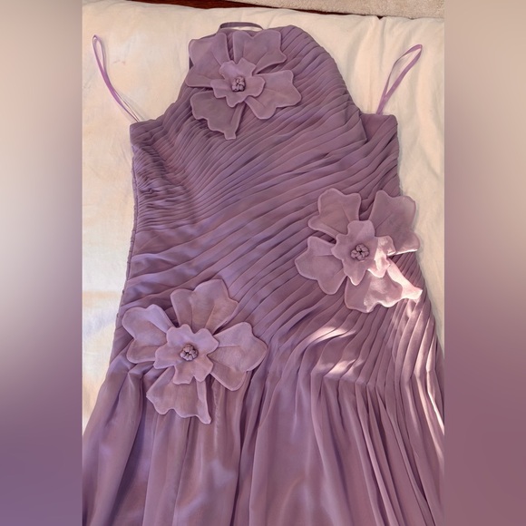 LEO LIN Amya Petal Gown Lilac - Picture 6 of 9